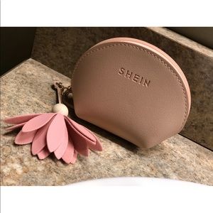 Beautiful change wallet. NWOT